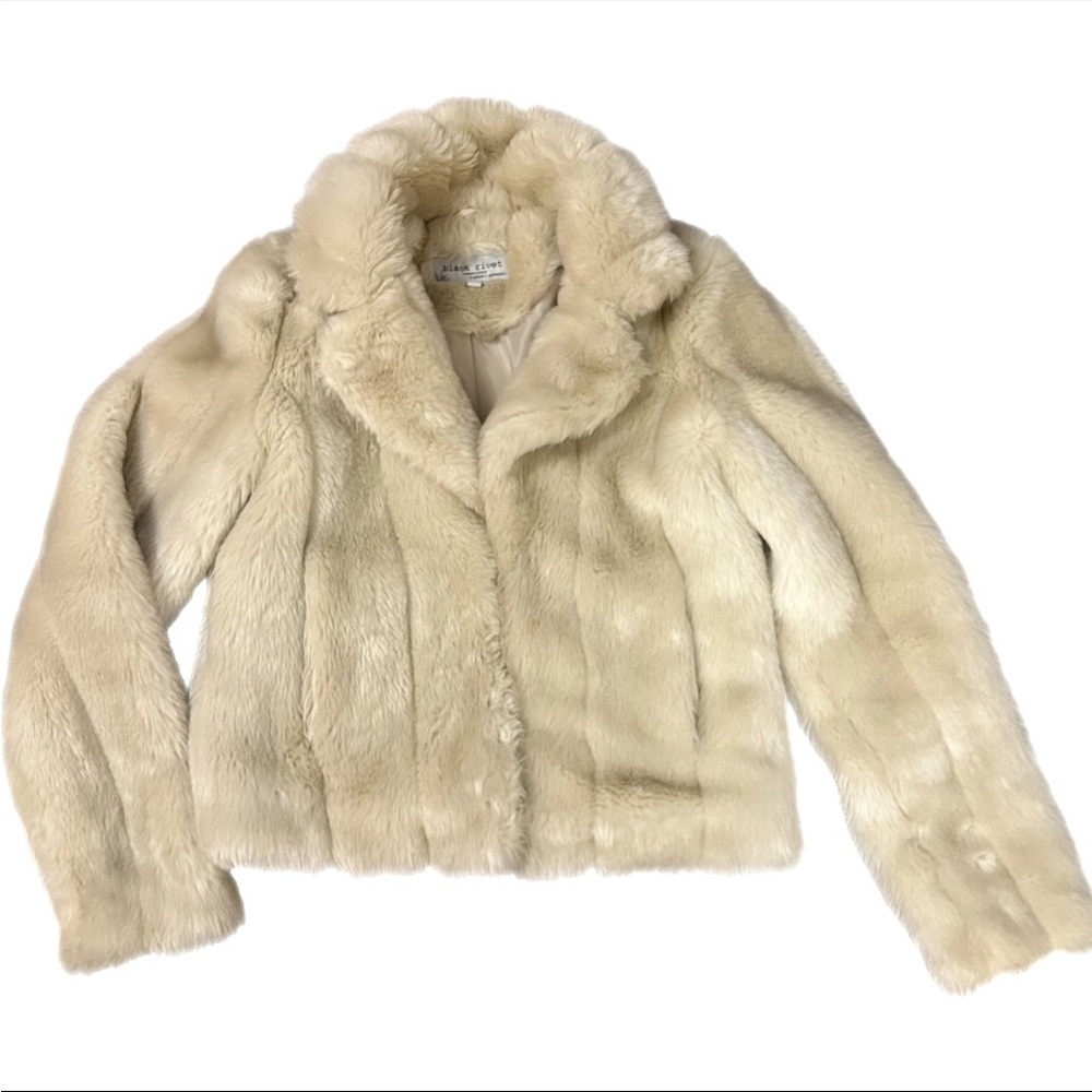 Faux fur cropped coat